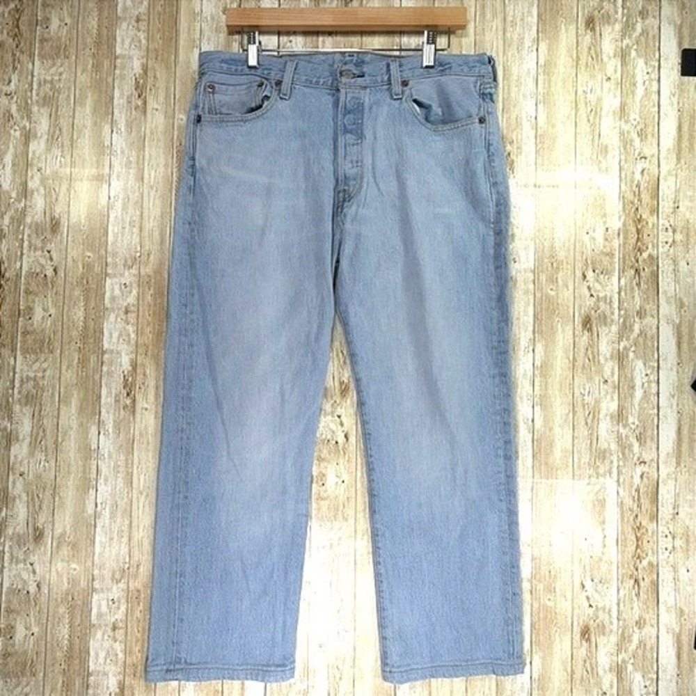 Levis 501 Button Fly Jeans 33x25 (Womans Size 14) Light Wash Cropped Boyfriend